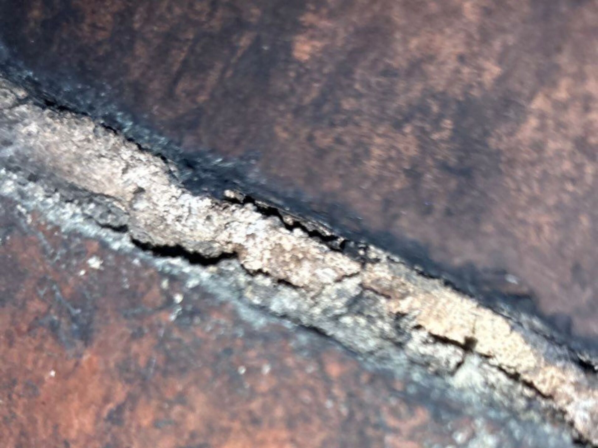 Crown leak damaging liner joints.