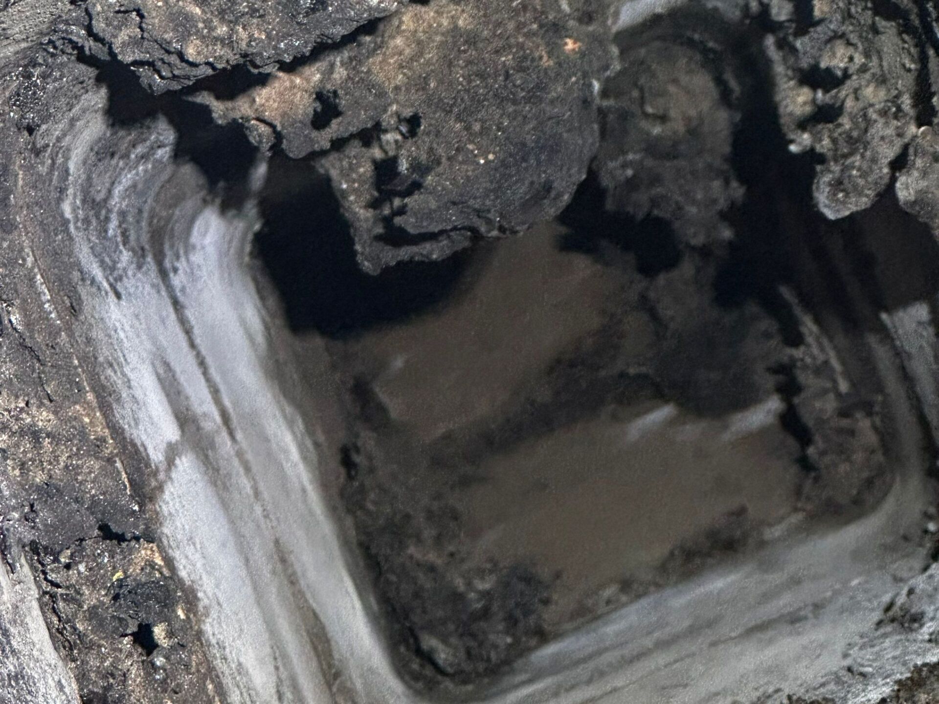 Damage to the flue tiles